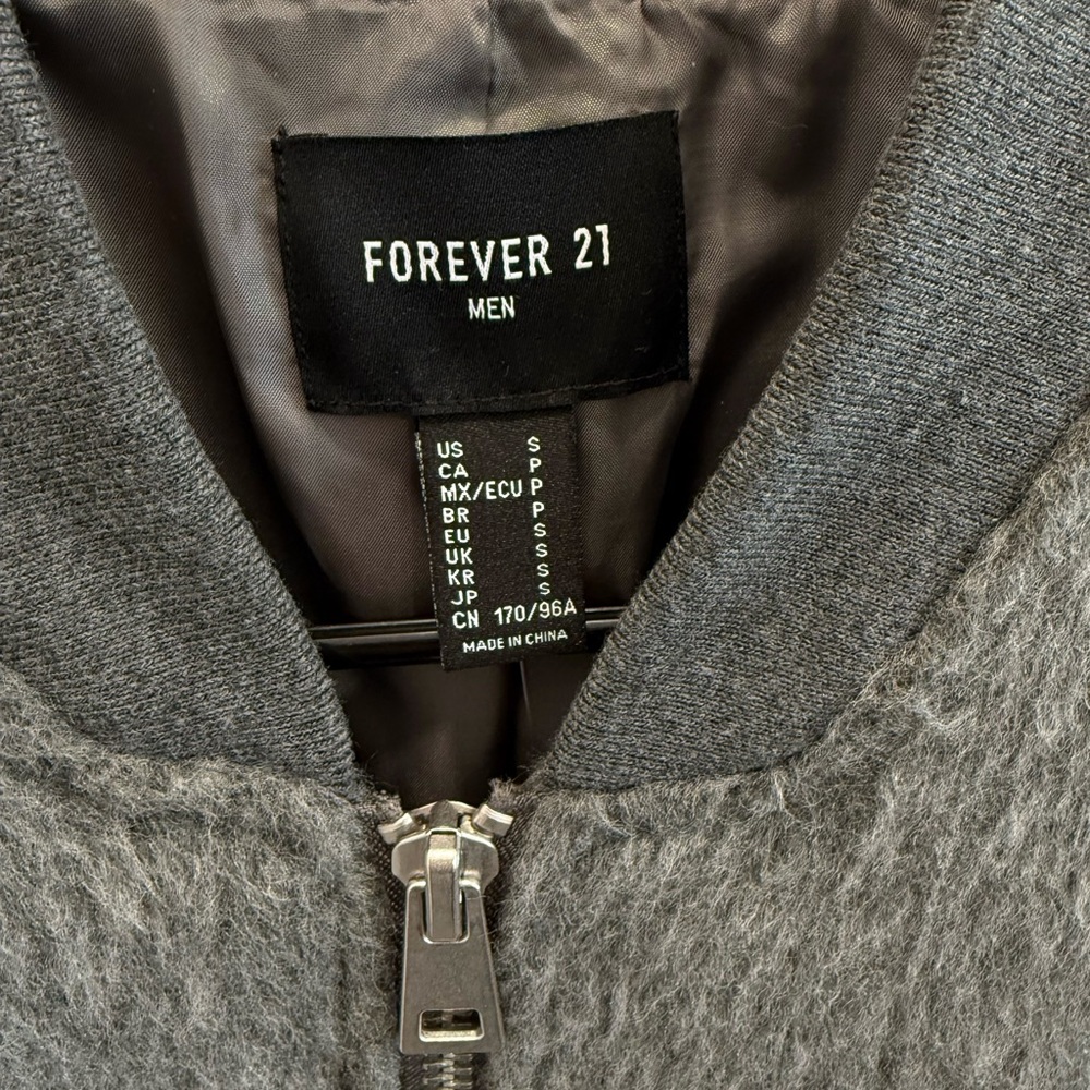 Forever 21 grey fur jacket - Picture 4 of 4